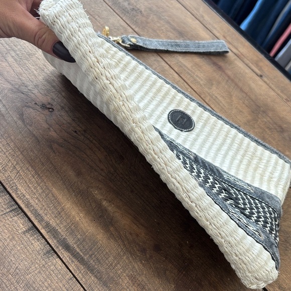 Fendi Black and Cream Clutch with certificate of origin - Picture 6 of 15